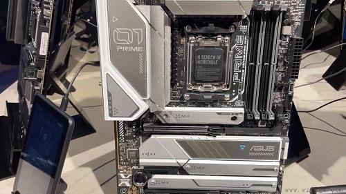 x670主板支持ddr4吗