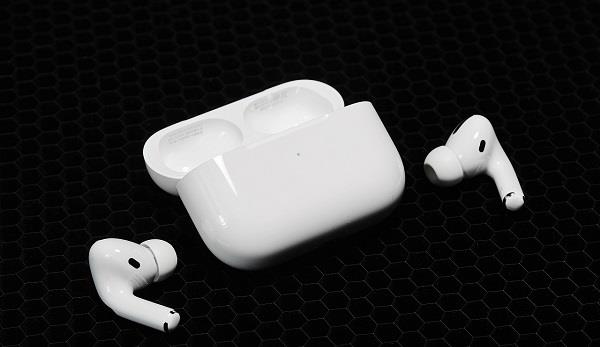 beats studio buds和airpods pro哪个好